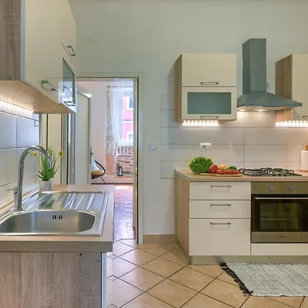 Appartement Arena *