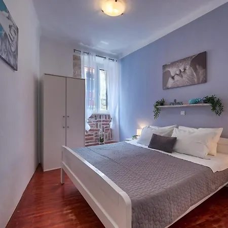 Appartement Arena *