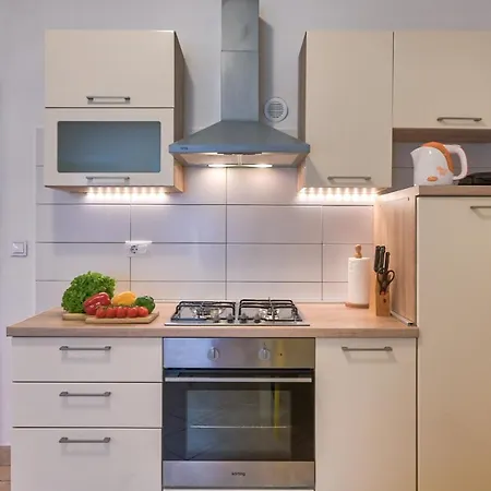 Arena Apartment- Free Parking Apartment *