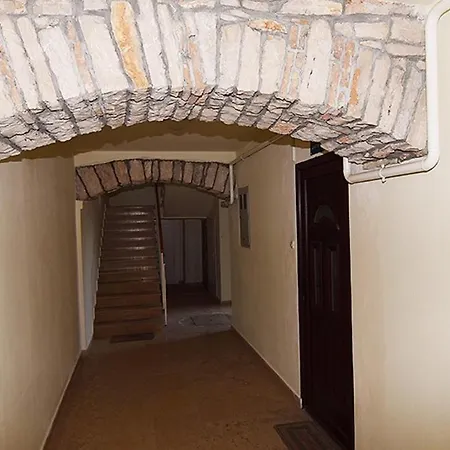 Arena Apartment- Free Parking