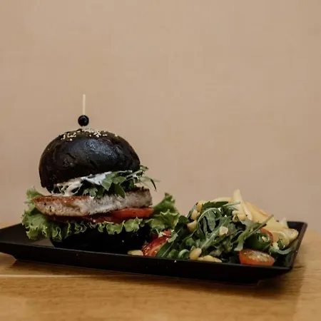 Arena بولا