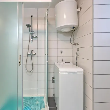 Arena Apartment- Free Parking *